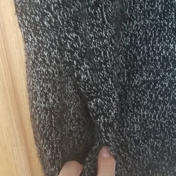 Black marbled sweater - Picture 2 of 3
